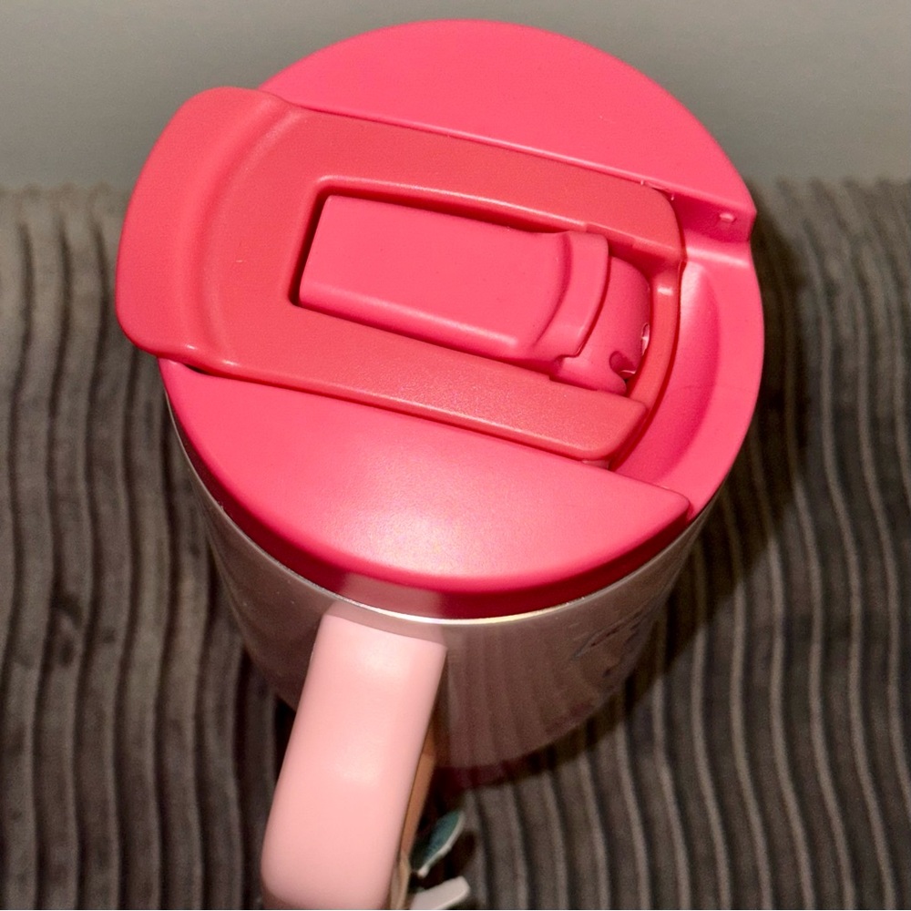 Hello Kitty Christmas Pink Tumbler - Picture 3 of 3